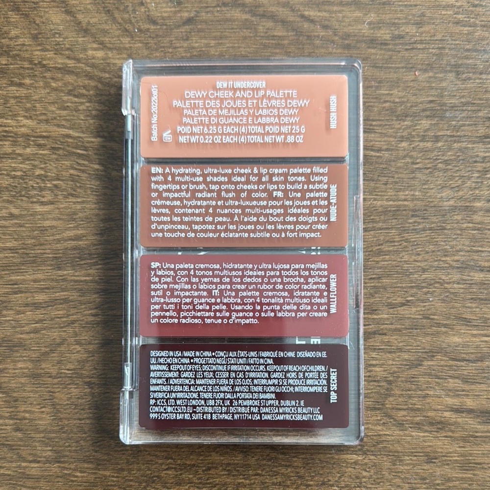 Danessa Myricks Beauty Orange and Red Blush Palette - Picture 2 of 2